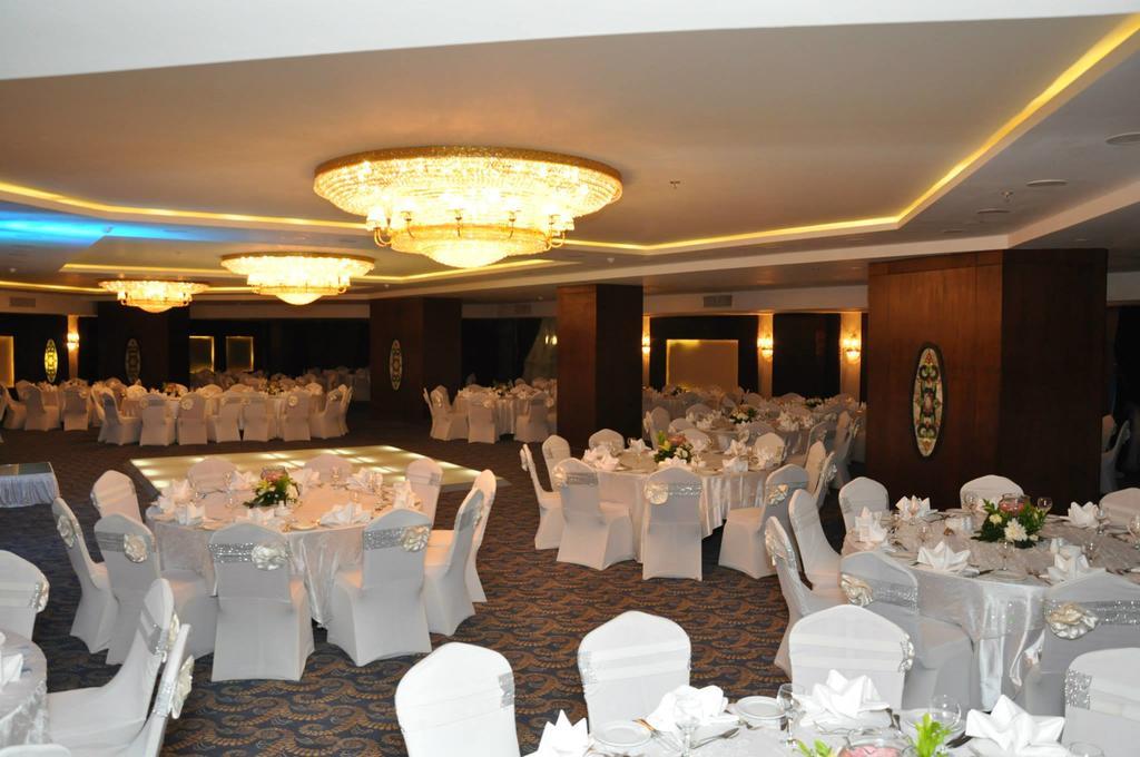 فندق توليب الجلاء القاهرة المظهر الخارجي الصورة Wedding reception at the Grand Hotel